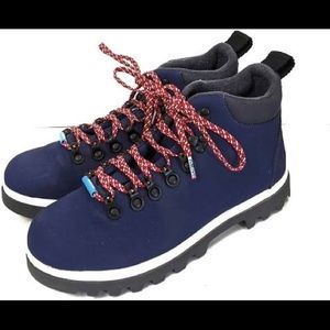 Great condition unisex hiking boots